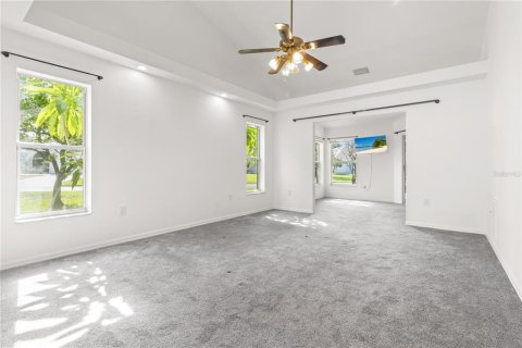 Casa en venta en Weeki Wachee, Florida, 3 dormitorios, 209.4 m2 № 1916022 - foto 14