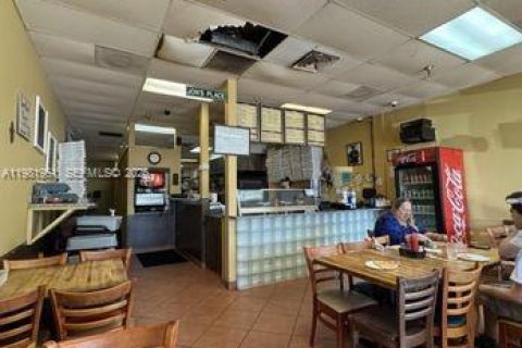 Propiedad comercial en venta en Boca Raton, Florida № 2045551 - foto 2