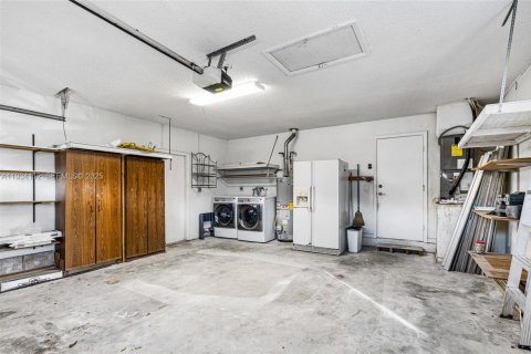 Снять в аренду виллу или дом в Катлер-Бей, Флорида 3 спальни, 157м2, № 1992410 - фото 24