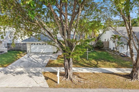 Снять в аренду виллу или дом в Катлер-Бей, Флорида 3 спальни, 157м2, № 1992410 - фото 30