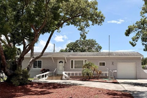Villa ou maison à Saint Petersburg, Floride 3 chambres, 112.41 m2 № 2298281