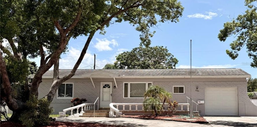 Casa en Saint Petersburg, Florida 3 dormitorios, 112.41 m2 № 2298281