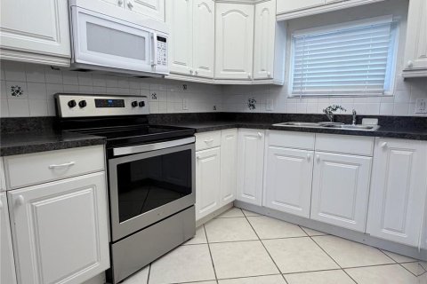 Casa en venta en Saint Petersburg, Florida, 3 dormitorios, 112.41 m2 № 2298281 - foto 16