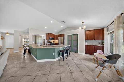 House in Port St. Lucie, Florida 3 bedrooms, 189.06 sq.m. № 2421174 - photo 13