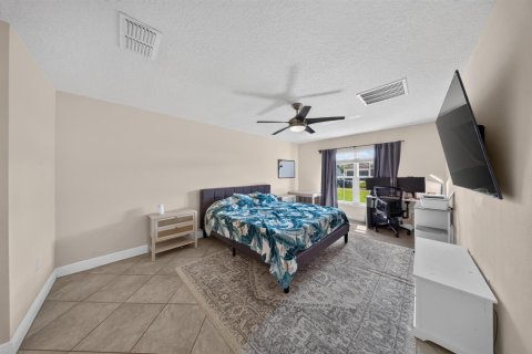 House in Port St. Lucie, Florida 3 bedrooms, 189.06 sq.m. № 2421174 - photo 22