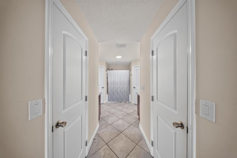 House in Port St. Lucie, Florida 3 bedrooms, 189.06 sq.m. № 2421174 - photo 20