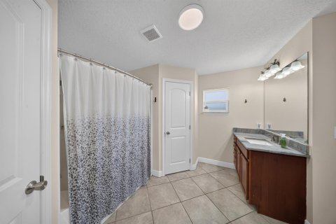 House in Port St. Lucie, Florida 3 bedrooms, 189.06 sq.m. № 2421174 - photo 24