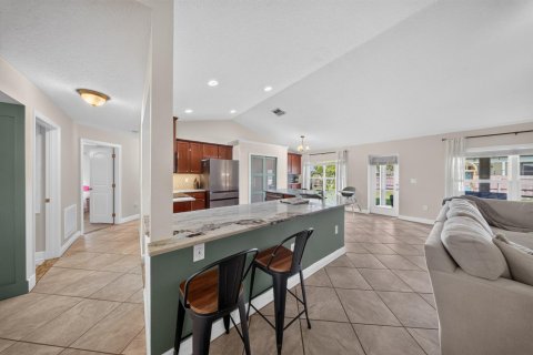 House in Port St. Lucie, Florida 3 bedrooms, 189.06 sq.m. № 2421174 - photo 12