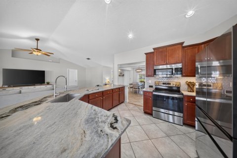 House in Port St. Lucie, Florida 3 bedrooms, 189.06 sq.m. № 2421174 - photo 7