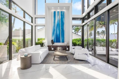 Villa ou maison à louer à North Miami Beach, Floride: 6 chambres, 529.54 m2 № 2042553 - photo 20