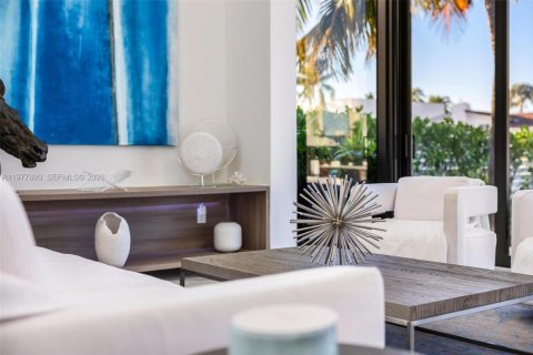 Villa ou maison à louer à North Miami Beach, Floride: 6 chambres, 529.54 m2 № 2042553 - photo 22