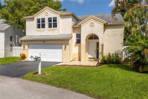 Villa ou maison à vendre à Davie, Floride: 3 chambres, 145.67 m2 № 1998372 - photo 2