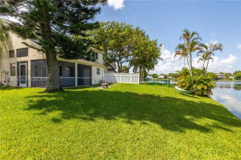 Villa ou maison à vendre à Davie, Floride: 3 chambres, 145.67 m2 № 1998372 - photo 8