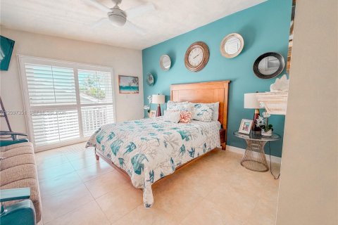 House in Tavernier, Florida 4 bedrooms № 2392983 - photo 18