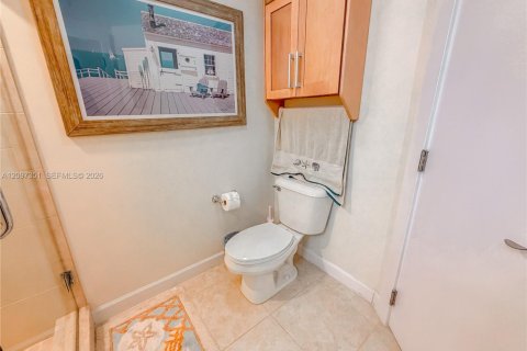 House in Tavernier, Florida 4 bedrooms № 2392983 - photo 16
