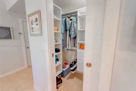 House in Tavernier, Florida 4 bedrooms № 2392983 - photo 28