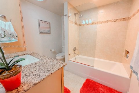 House in Tavernier, Florida 4 bedrooms № 2392983 - photo 30