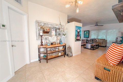 House in Tavernier, Florida 4 bedrooms № 2392983 - photo 11