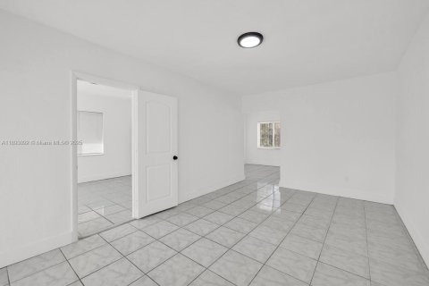 Appartement à louer à Miami, Floride: 1 chambre, 76.18 m2 № 1946746 - photo 4