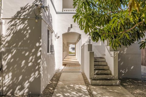 Appartement à louer à Miami, Floride: 1 chambre, 76.18 m2 № 1946746 - photo 17