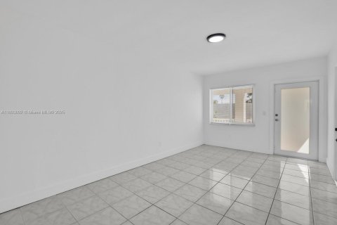 Appartement à louer à Miami, Floride: 1 chambre, 76.18 m2 № 1946746 - photo 5