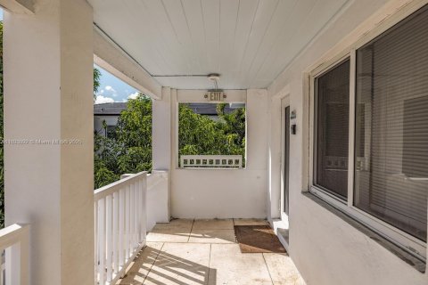 Appartement à louer à Miami, Floride: 1 chambre, 76.18 m2 № 1946746 - photo 3