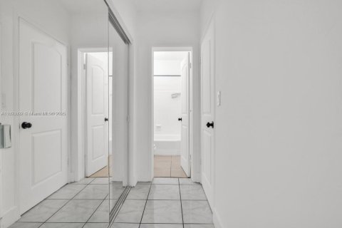 Appartement à louer à Miami, Floride: 1 chambre, 76.18 m2 № 1946746 - photo 12