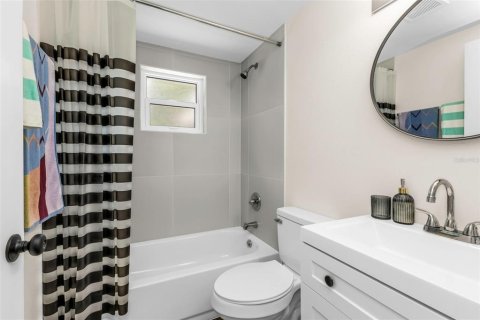 Villa ou maison à vendre à Venice, Floride: 2 chambres, 84.26 m2 № 2258573 - photo 14