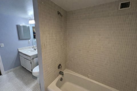Condo in Boca Raton, Florida, 2 bedrooms  № 2086003 - photo 12