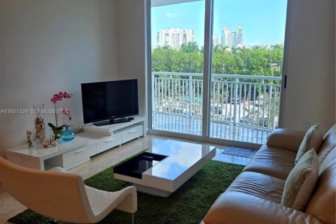 Condo in Hallandale Beach, Florida, 2 bedrooms № 1986568 - photo 10