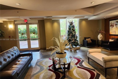 Condo in Hallandale Beach, Florida, 2 bedrooms № 1986568 - photo 7