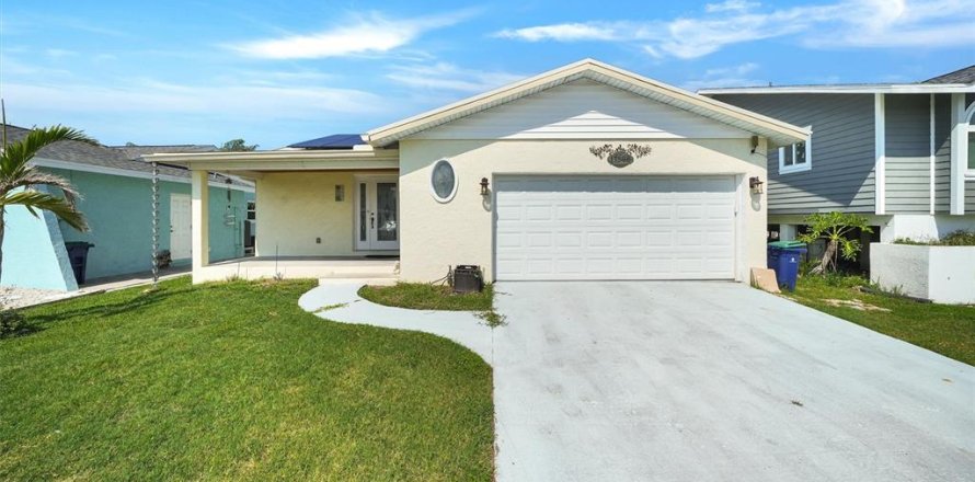 Villa ou maison à Redington Shores, Floride 2 chambres, 144.83 m2 № 1851099