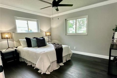Condo in Pinellas Park, Florida, 2 bedrooms  № 1912478 - photo 17