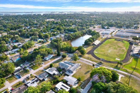 Casa en venta en Gulfport, Florida, 3 dormitorios, 124.67 m2 № 1519091 - foto 2