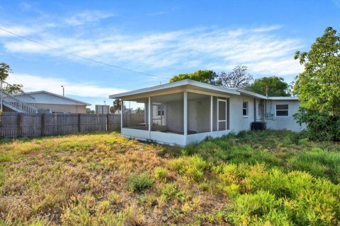 Casa en venta en Gulfport, Florida, 3 dormitorios, 124.67 m2 № 1519091 - foto 18