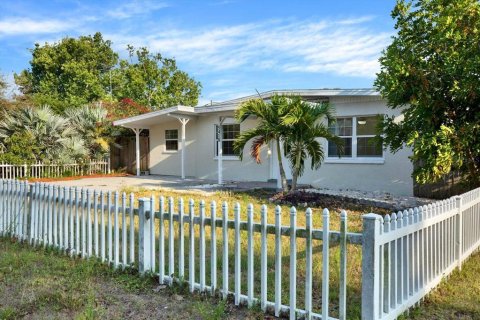 Casa en venta en Gulfport, Florida, 3 dormitorios, 124.67 m2 № 1519091 - foto 16