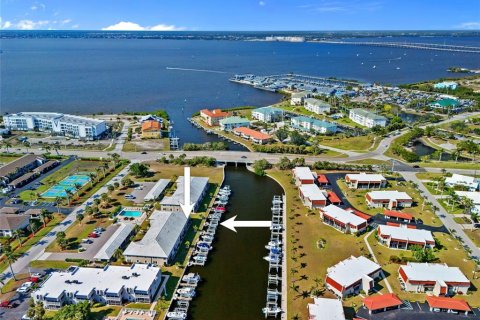Condo in Punta Gorda, Florida, 3 bedrooms  № 1586300 - photo 1