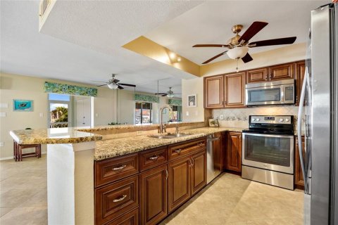 Condo in Punta Gorda, Florida, 3 bedrooms  № 1586300 - photo 11