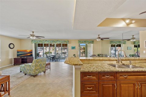 Condo in Punta Gorda, Florida, 3 bedrooms  № 1586300 - photo 4