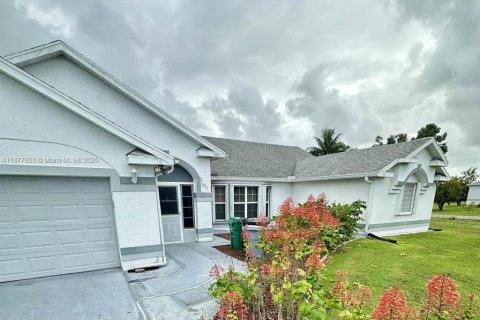 Villa ou maison à vendre à Port St. Lucie, Floride: 3 chambres, 245.54 m2 № 1955405 - photo 6