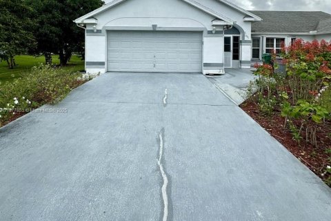 Villa ou maison à vendre à Port St. Lucie, Floride: 3 chambres, 245.54 m2 № 1955405 - photo 3