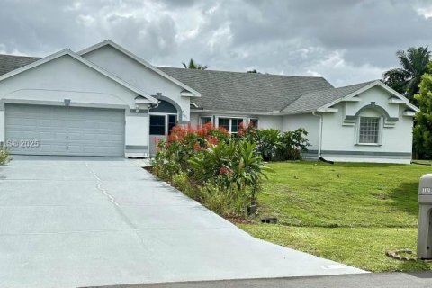 Villa ou maison à vendre à Port St. Lucie, Floride: 3 chambres, 245.54 m2 № 1955405 - photo 2
