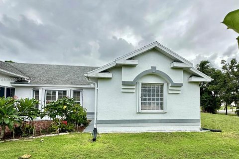 Villa ou maison à vendre à Port St. Lucie, Floride: 3 chambres, 245.54 m2 № 1955405 - photo 7