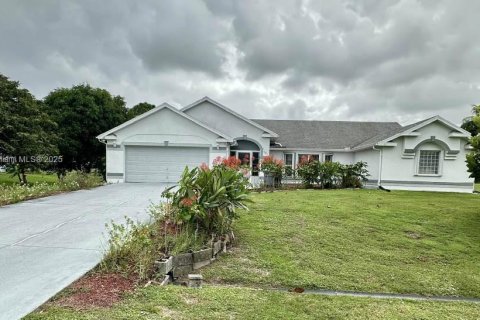 Villa ou maison à vendre à Port St. Lucie, Floride: 3 chambres, 245.54 m2 № 1955405 - photo 4