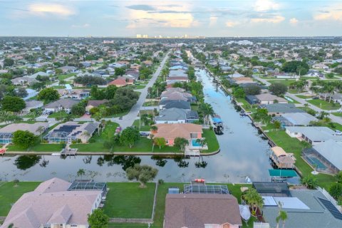 Casa en venta en Cape Coral, Florida, 4 dormitorios, 200.3 m2 № 1978827 - foto 16