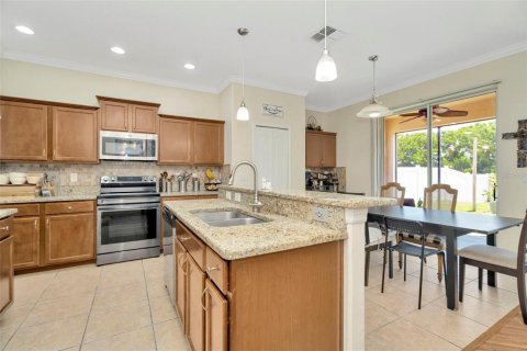 House in Ruskin, Florida 5 bedrooms, 269.6 sq.m. № 1838532 - photo 10