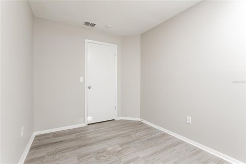 House in Sanford, Florida 3 bedrooms, 125.98 sq.m. № 1910395 - photo 11