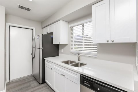 House in Sanford, Florida 3 bedrooms, 125.98 sq.m. № 1910395 - photo 7