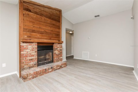 House in Sanford, Florida 3 bedrooms, 125.98 sq.m. № 1910395 - photo 2