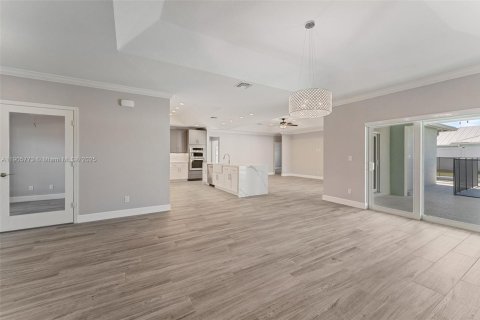 Снять в аренду виллу или дом в Порт-Сент-Луси, Флорида 6 спален, 264.77м2, № 1956413 - фото 10